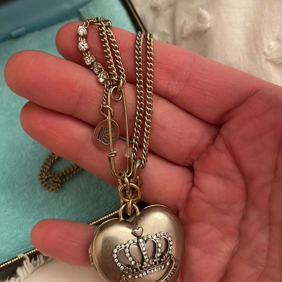 Juicy Couture XL heart shaped crown locket Y2K - Picture 8 of 9